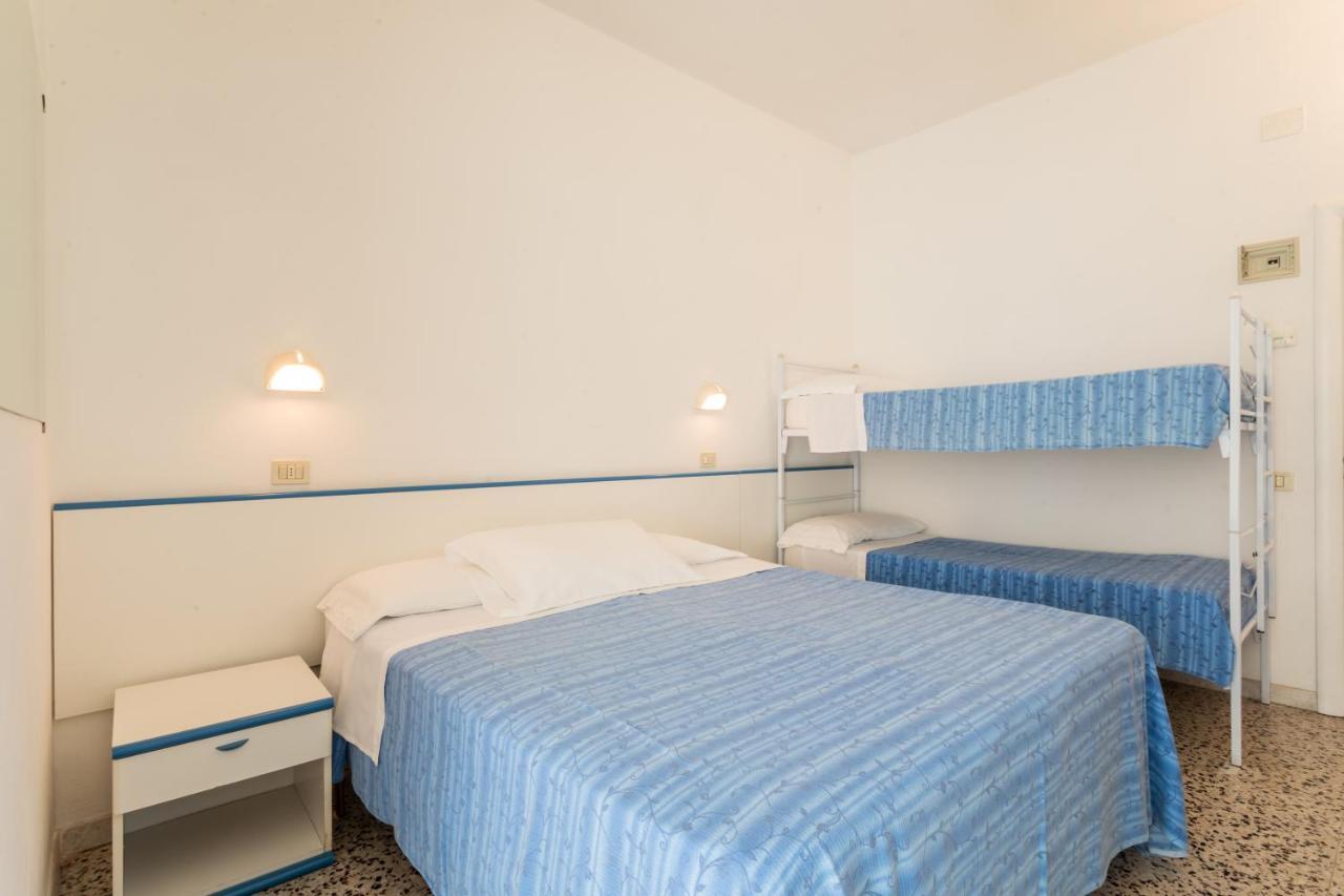Hotel Leon D'Oro Cattolica Esterno foto