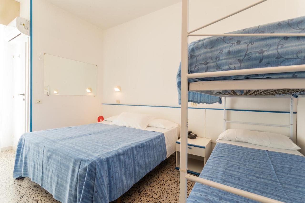 Hotel Leon D'Oro Cattolica Esterno foto