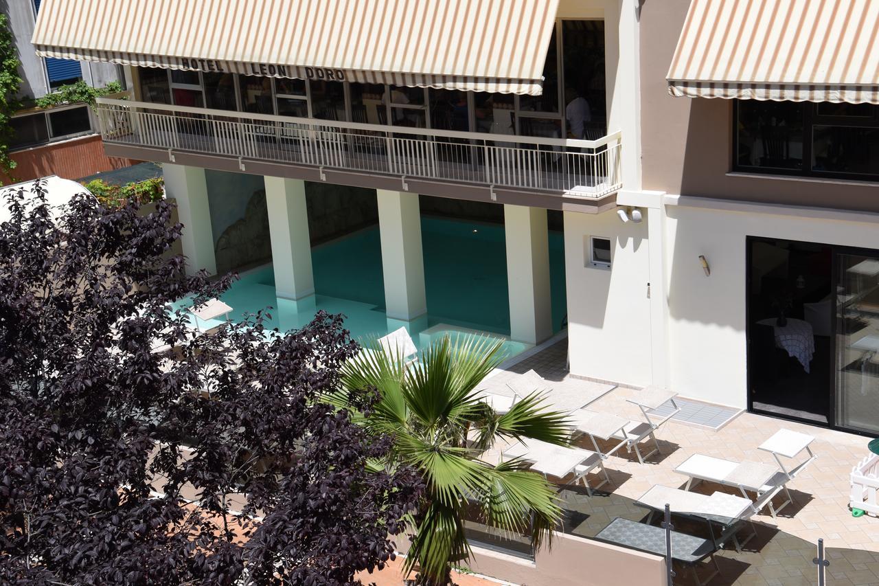 Hotel Leon D'Oro Cattolica Esterno foto