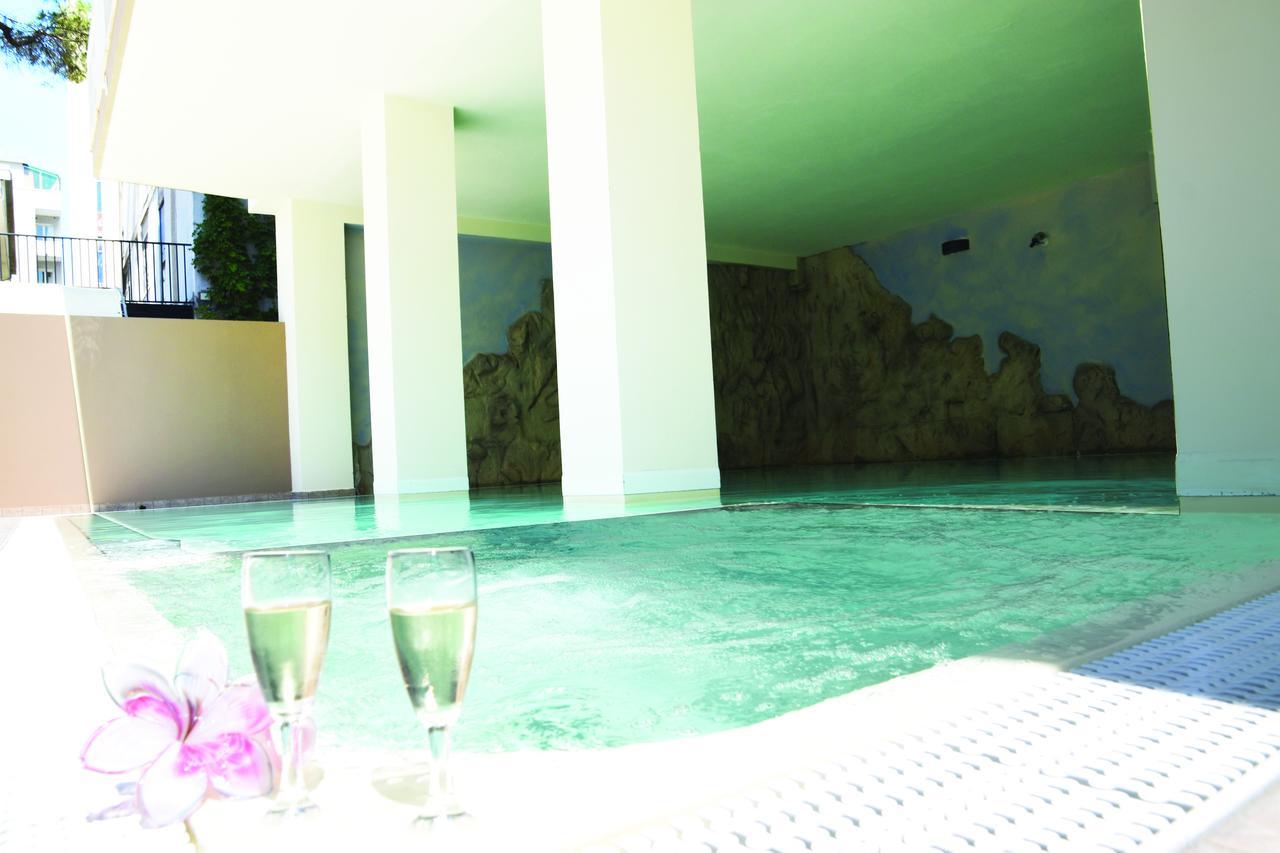 Hotel Leon D'Oro Cattolica Esterno foto