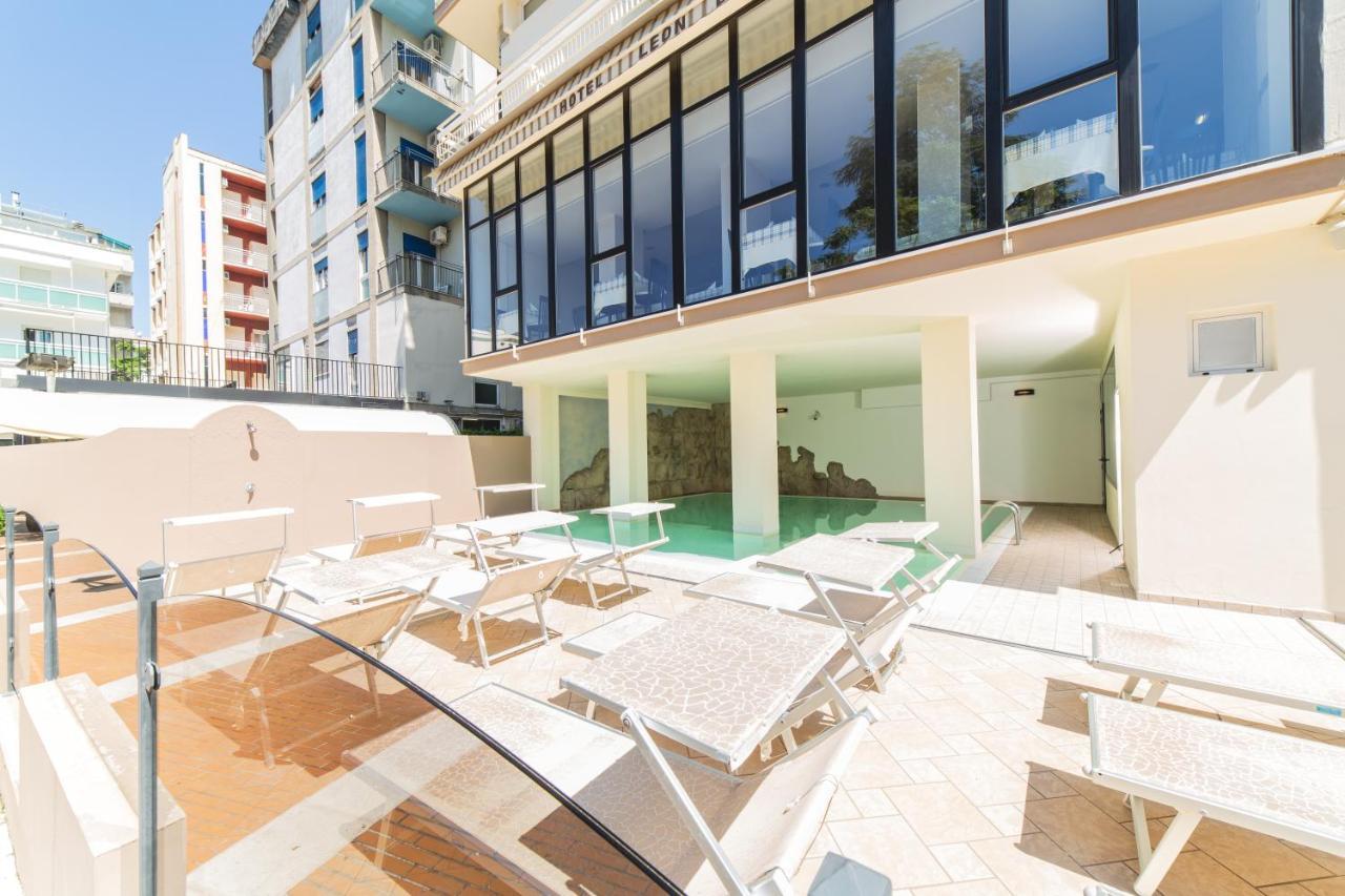 Hotel Leon D'Oro Cattolica Esterno foto